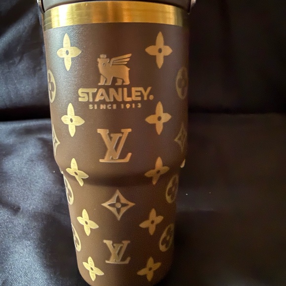New Stanley 20oz Laser Engraved Brown and Gold Patterned Tumbler with Handle - Picture 2 of 7